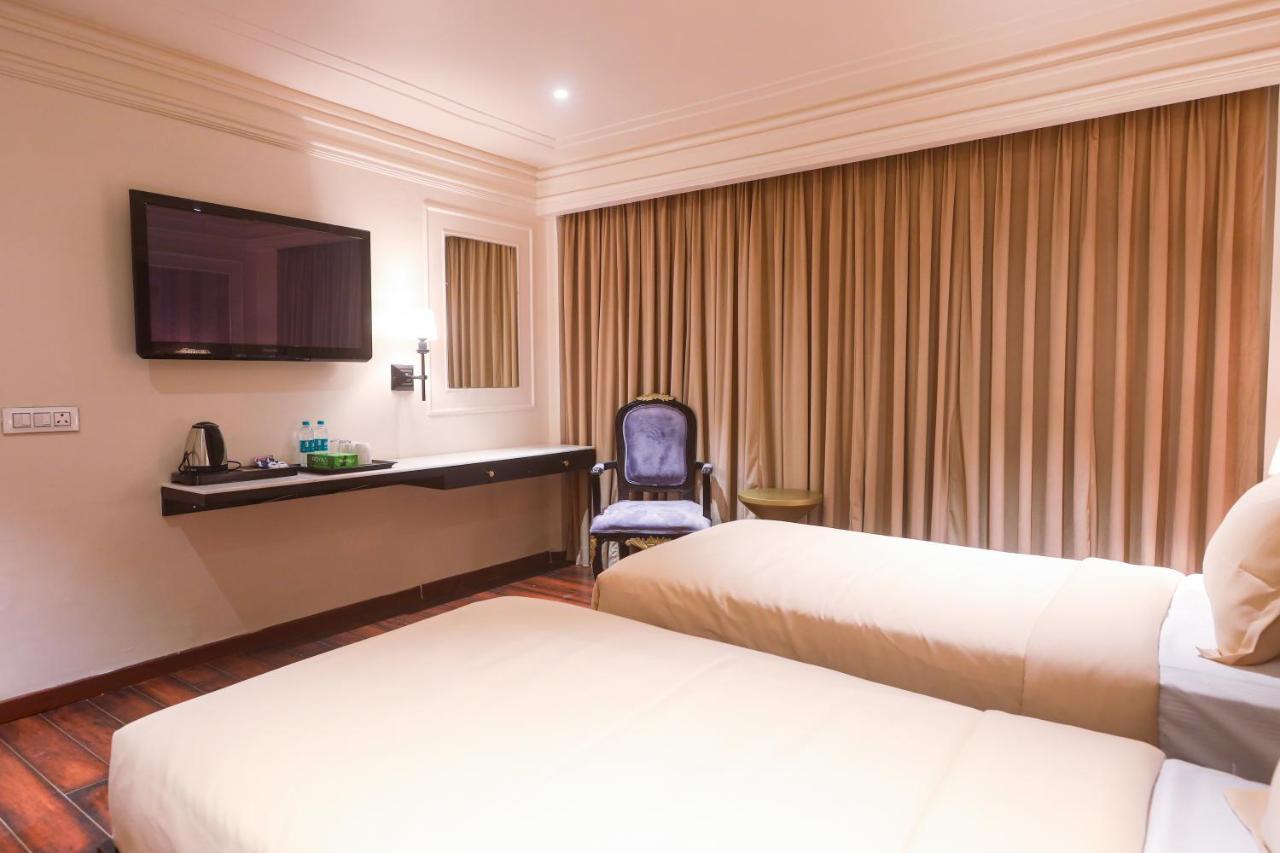 The Saga Hotel Nowe Delhi Zewnętrze zdjęcie