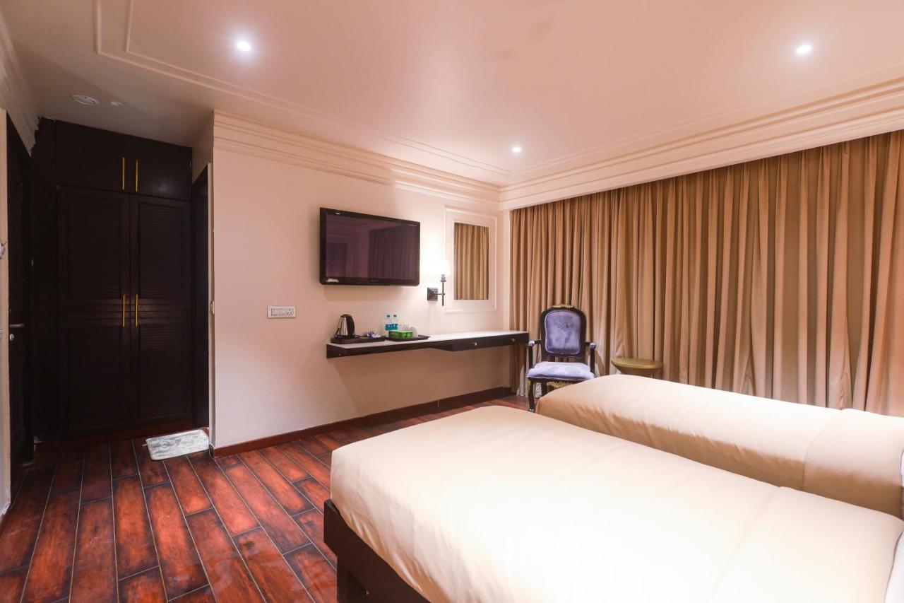 The Saga Hotel Nowe Delhi Zewnętrze zdjęcie