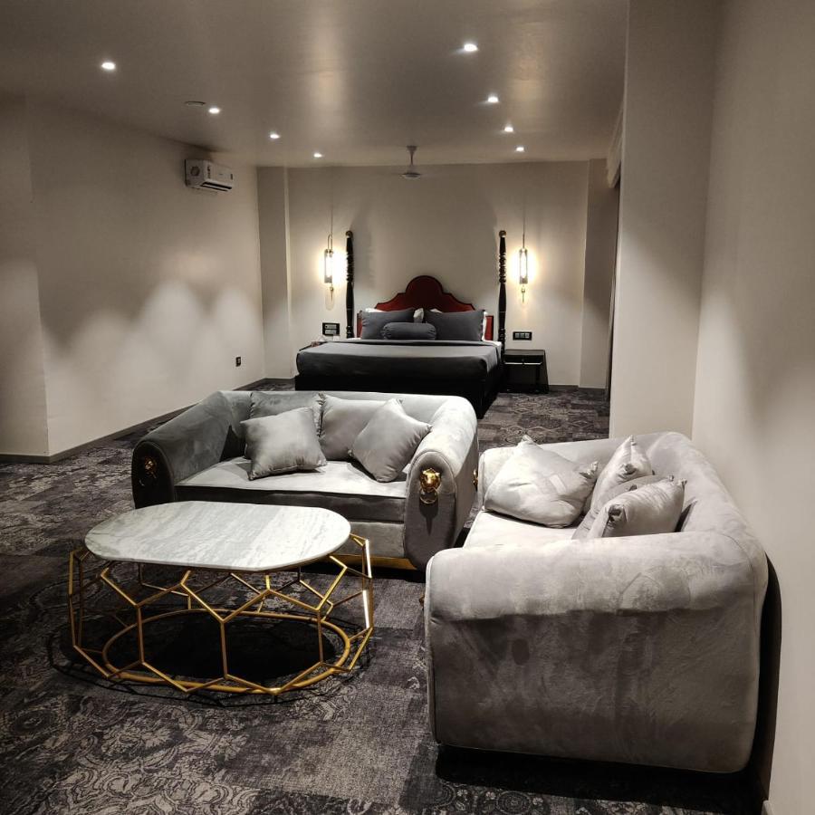 The Saga Hotel Nowe Delhi Zewnętrze zdjęcie