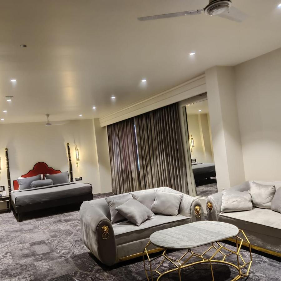 The Saga Hotel Nowe Delhi Zewnętrze zdjęcie